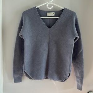 Like new Aritzia Wilfred Free 100% merino wool thick sweater